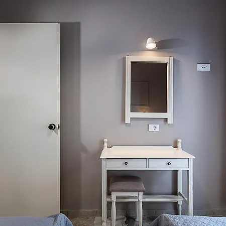 Lia Beachfront Lejlighedshotel