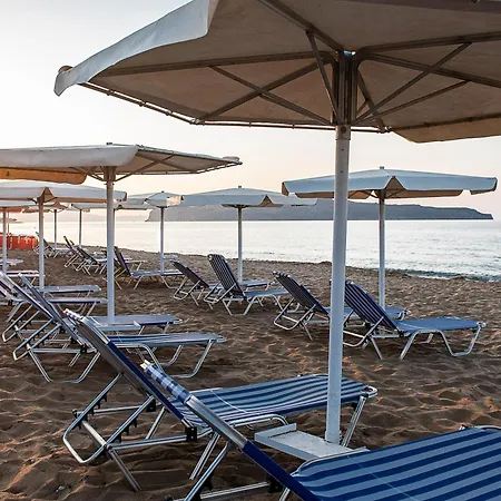 Lia Beachfront 2*