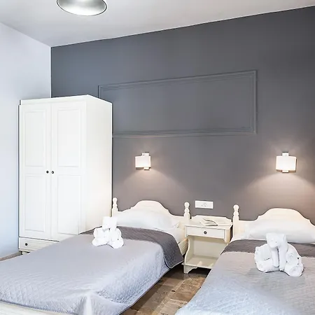 Lia Beachfront 2*
