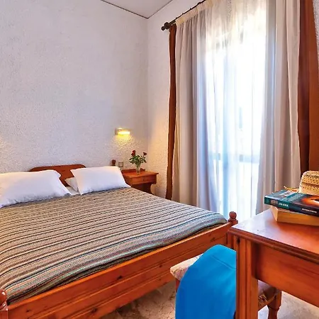 Lia Beachfront Hotel apartamentowy 2*