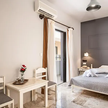 Lia Beachfront Hotel apartamentowy 2*