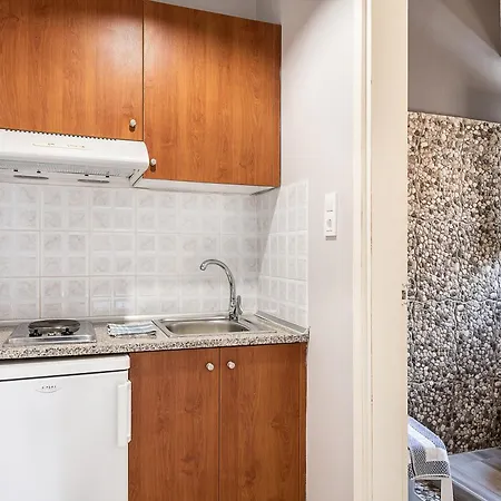 Lia Beachfront Hotel apartamentowy 2*