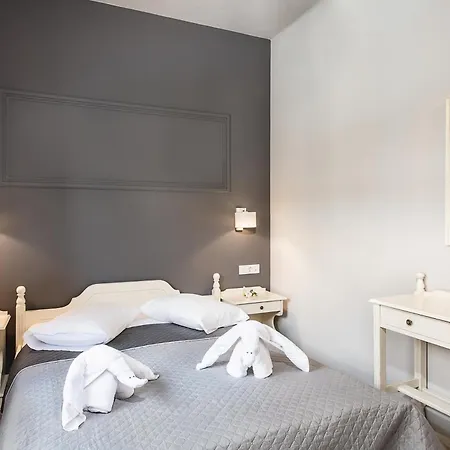 Lia Beachfront 2*
