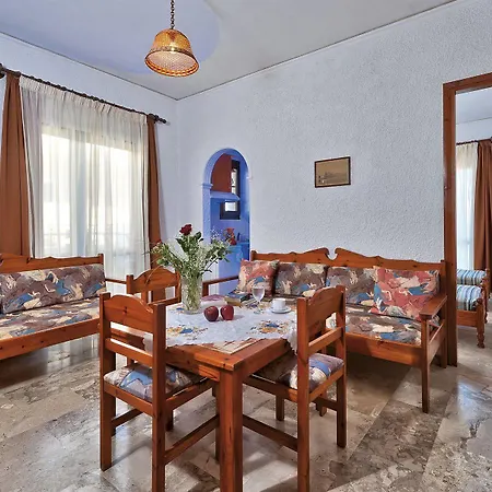 Apartmanhotel Lia Beachfront 2*